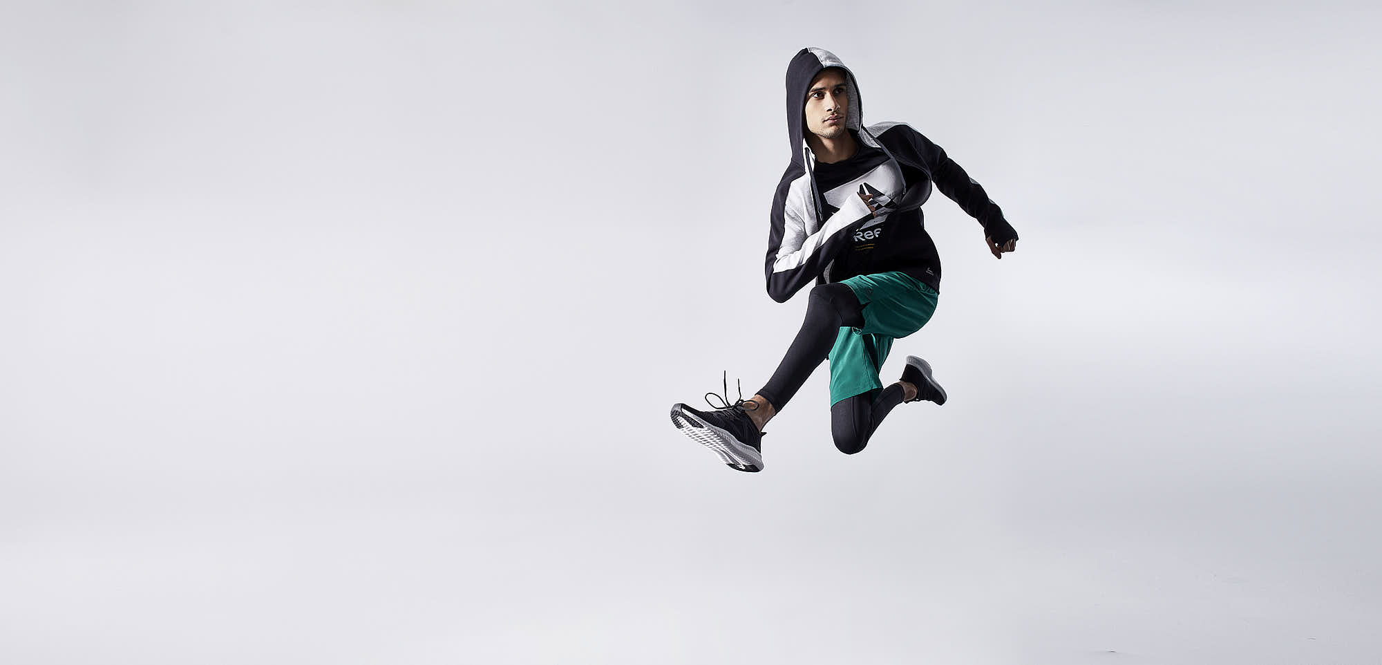 Shot_02_Reebok_354